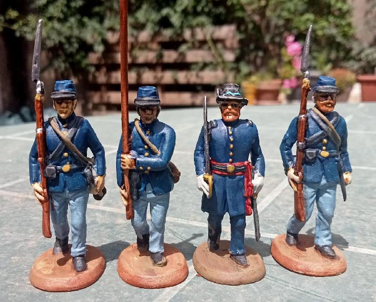 4 blue ACW figures